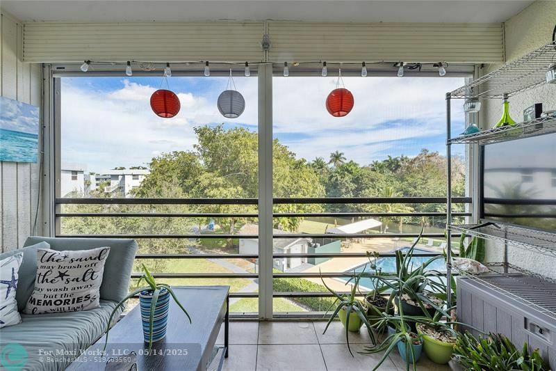 Property Photo: 104 Royal Park Dr 4B FL 33309