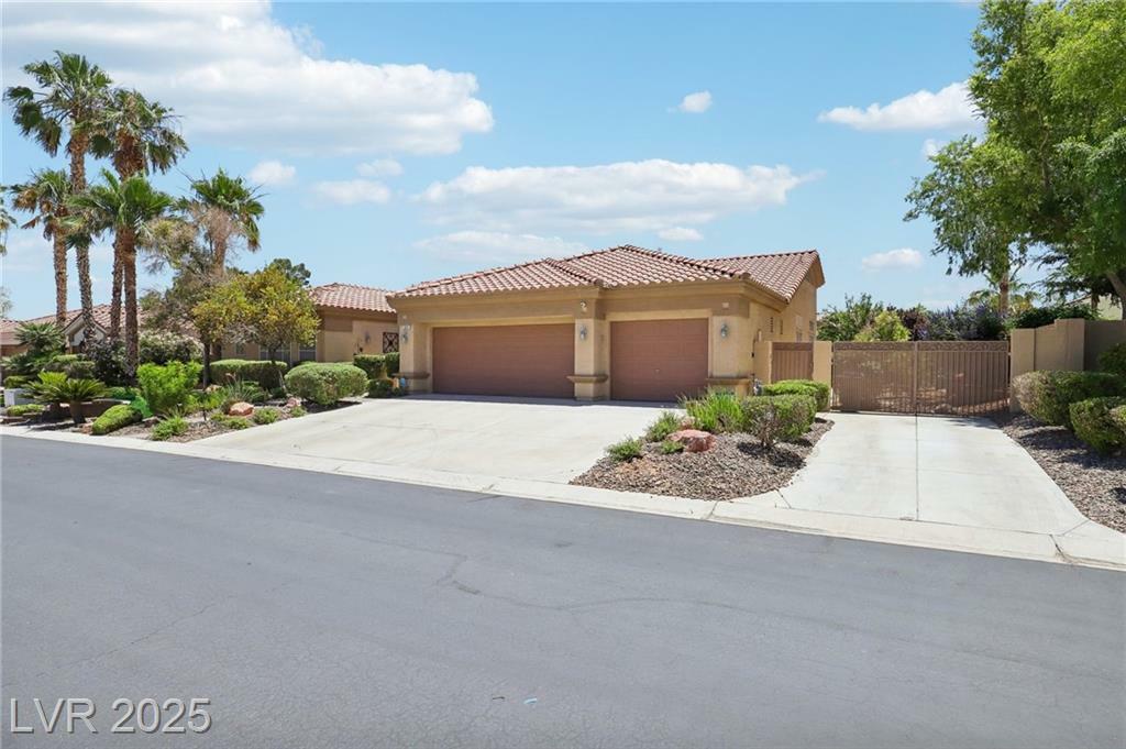 Property Photo:  7521 Apple Springs Avenue  NV 89131 