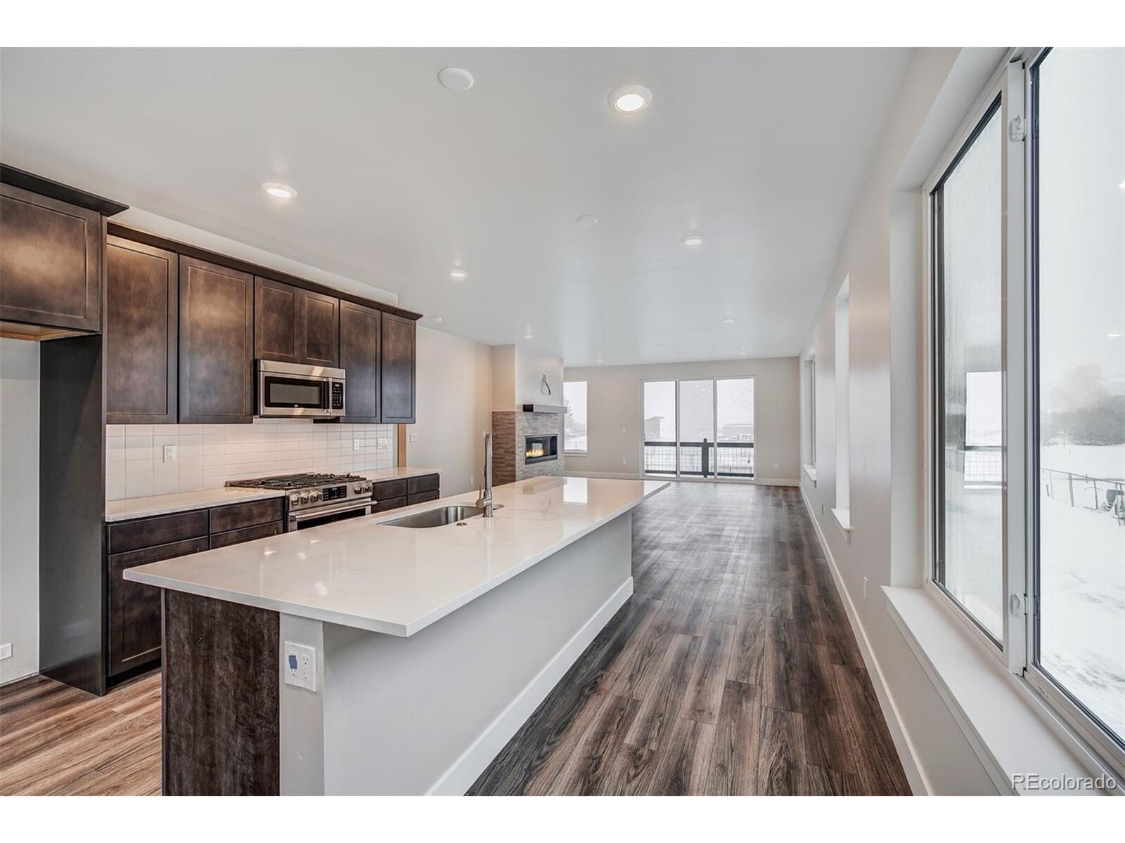 Property Photo:  
