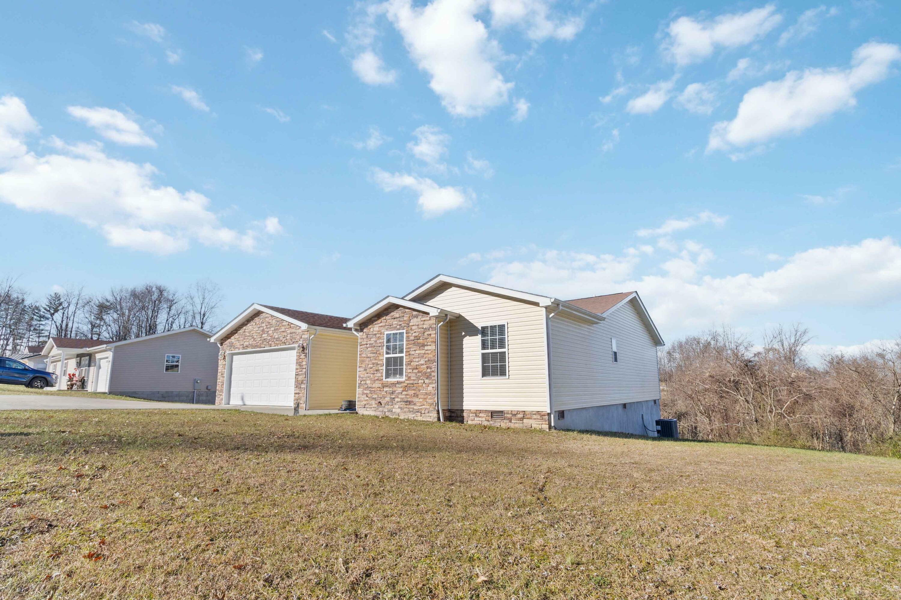 Property Photo:  395 Fairview Street Street  KY 40701 