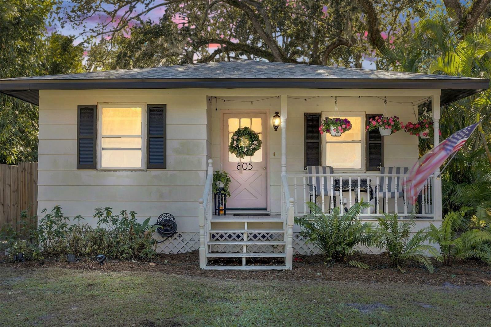 Property Photo:  805 E 20th Street  FL 32771 