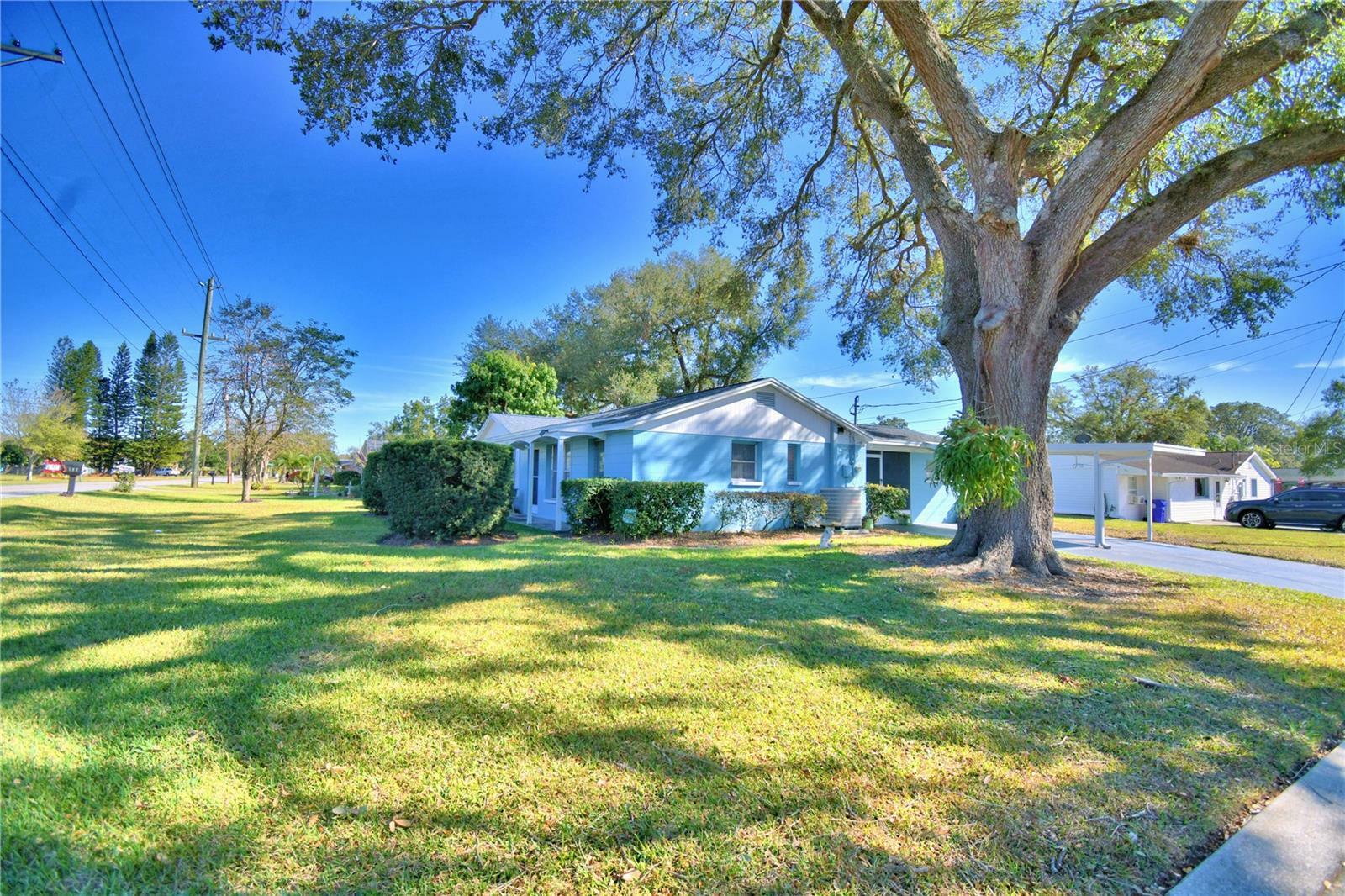 Property Photo:  2111 S Crystal Lake Drive  FL 33801 