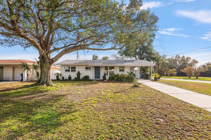 Property Photo: 11776 80th Avenue FL 33772