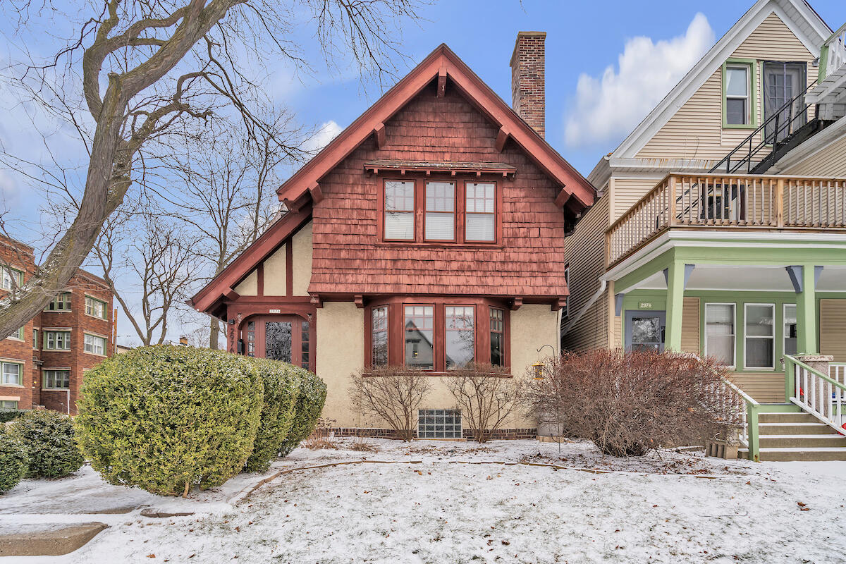 Property Photo: 2976 N Cramer St WI 53211