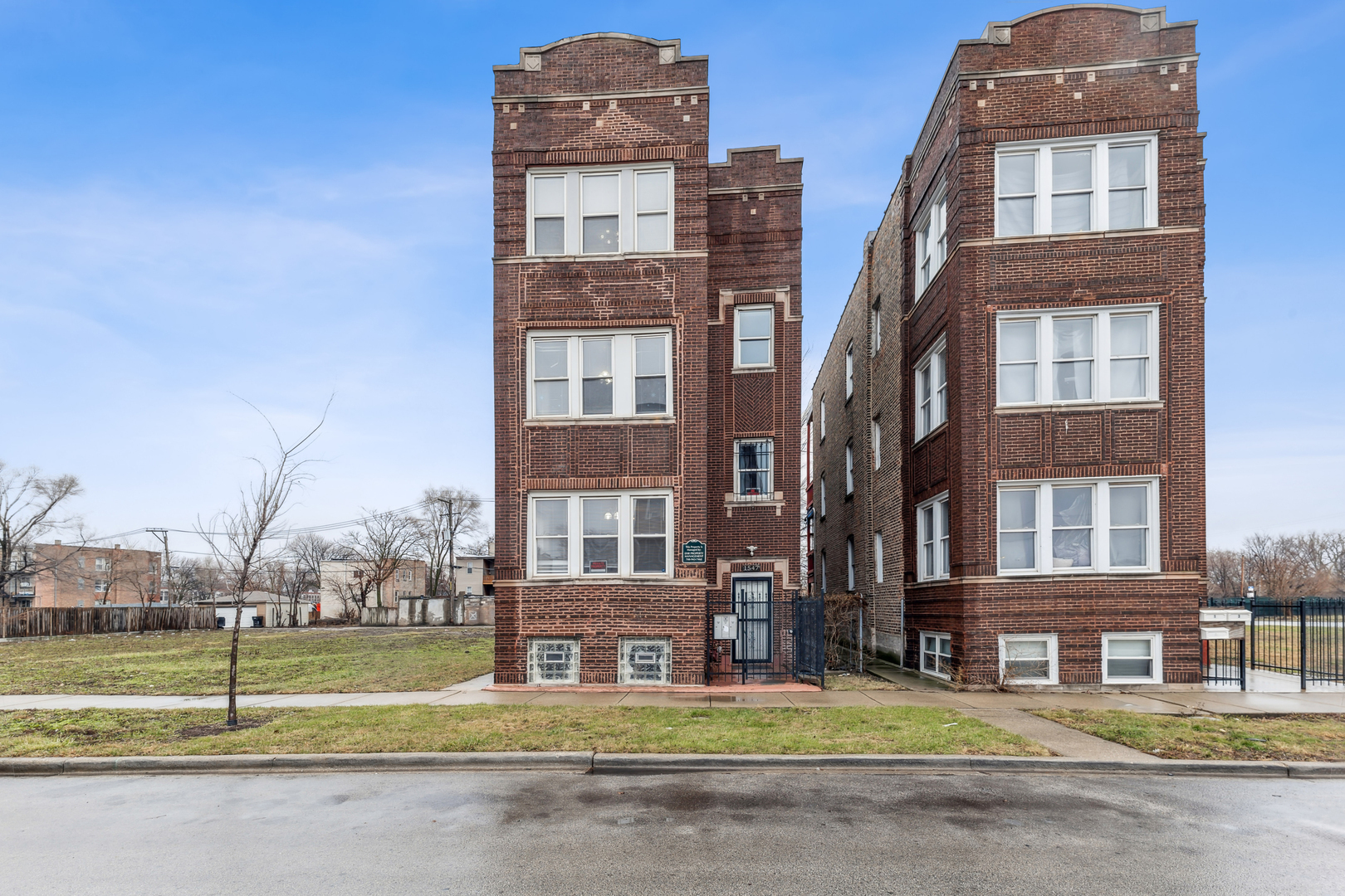 Property Photo:  1547 S Kolin Avenue  IL 60623 