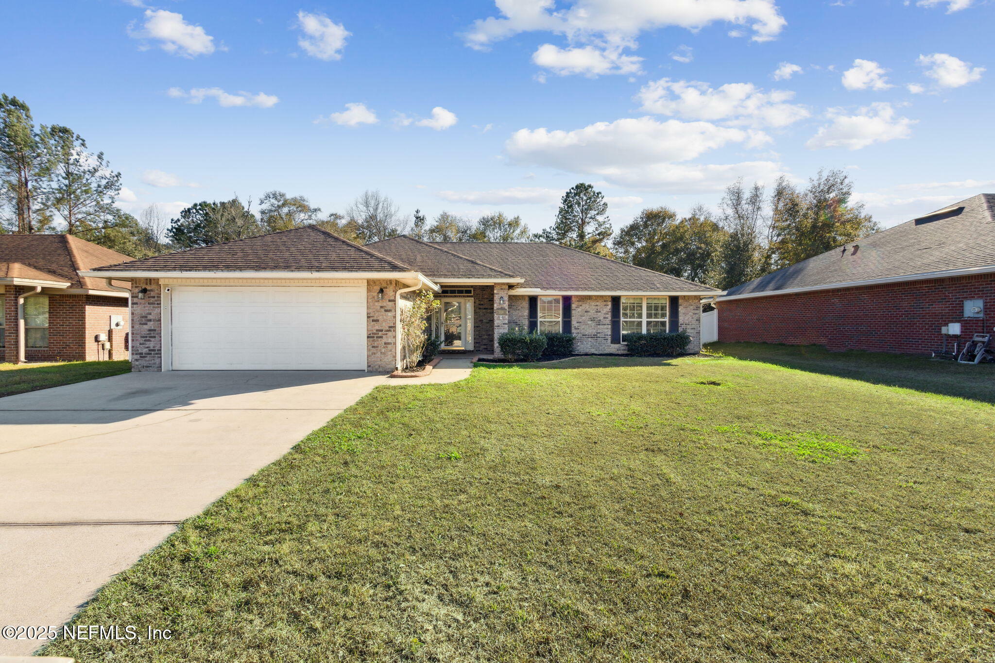 Property Photo: 2320 Bur Oak Place FL 32068