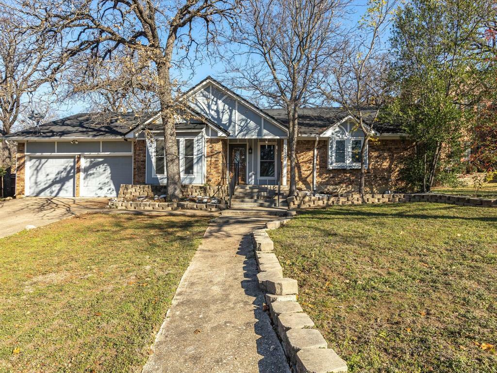 Property Photo:  5901 Earle Street  TX 76016 