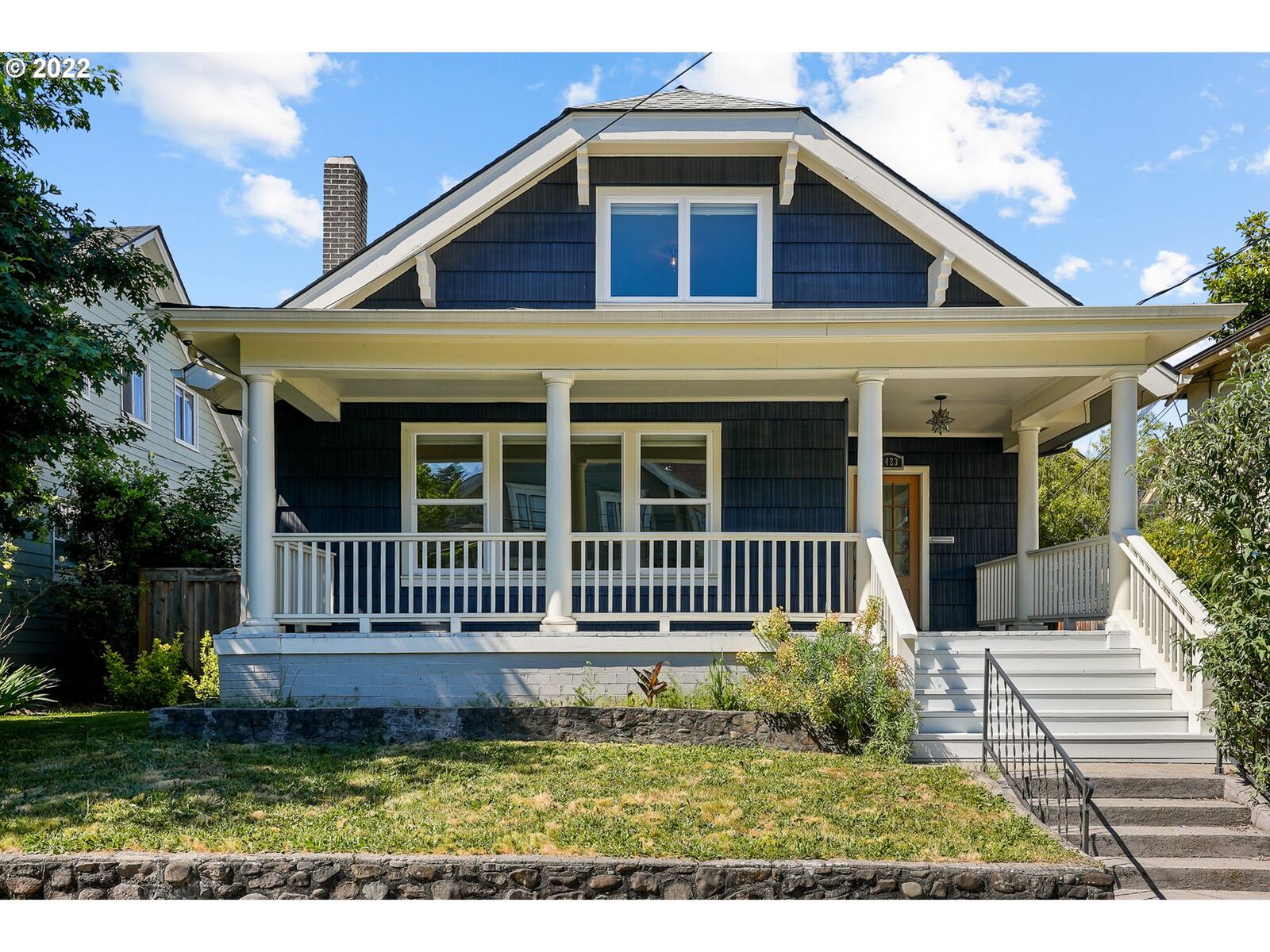 Property Photo: 2423 NW Northrup St OR 97210