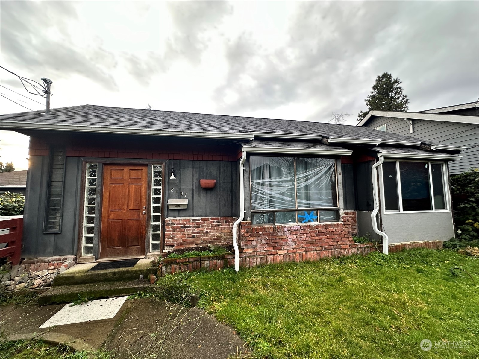 8127  49th Avenue S  Seattle WA 98118 photo