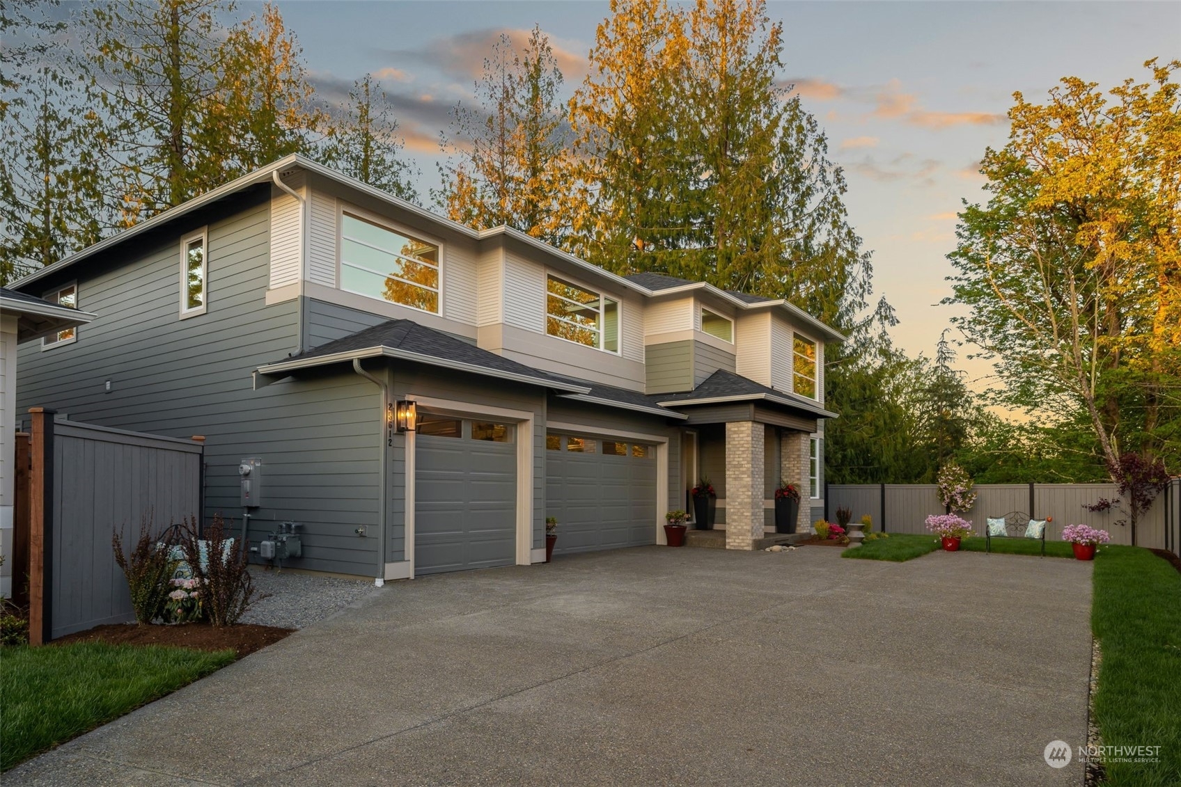 Property Photo:  25612  217th Place SE  WA 98038 