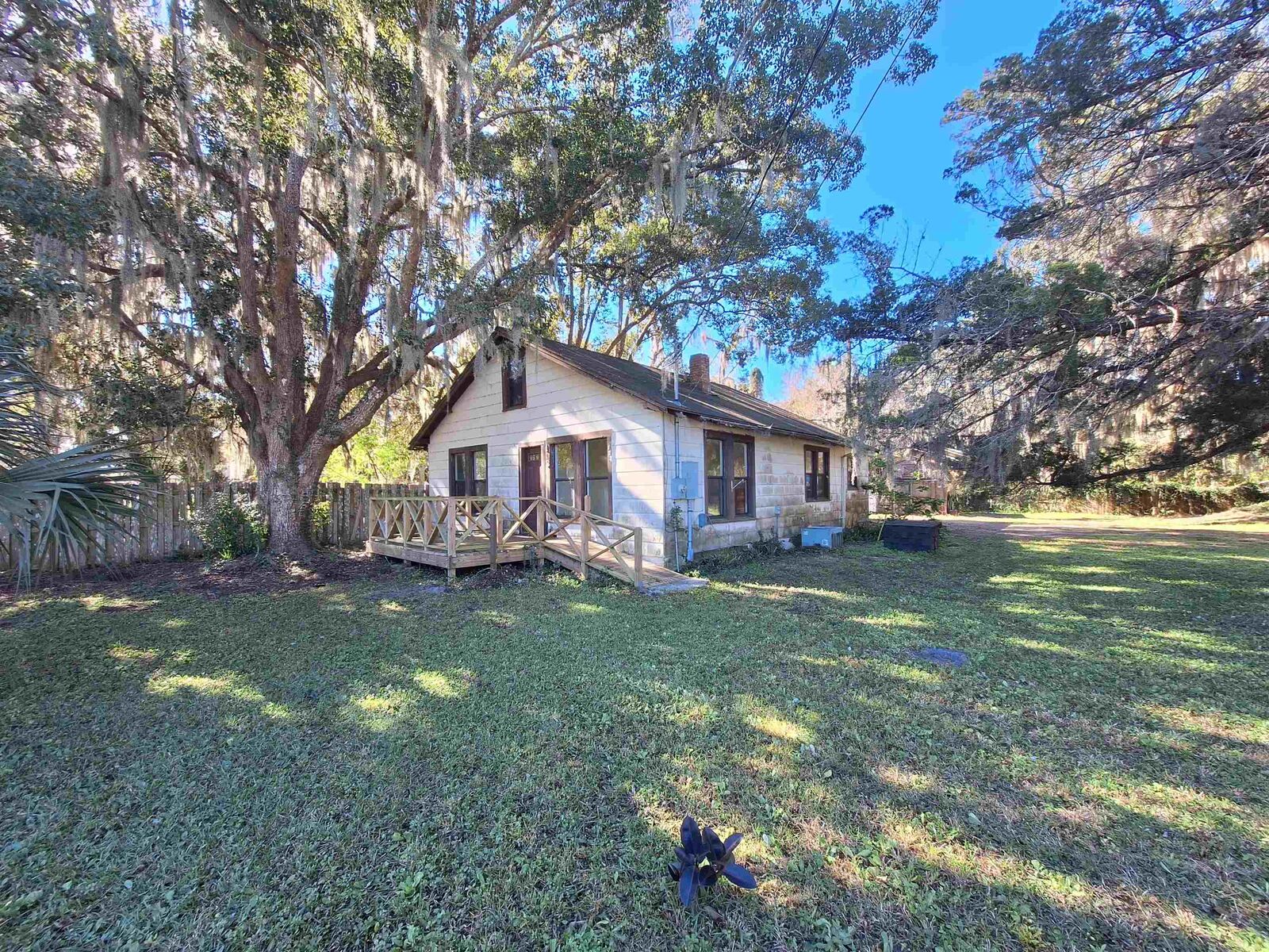 Property Photo:  133 Putnam County Blvd  FL 32131 