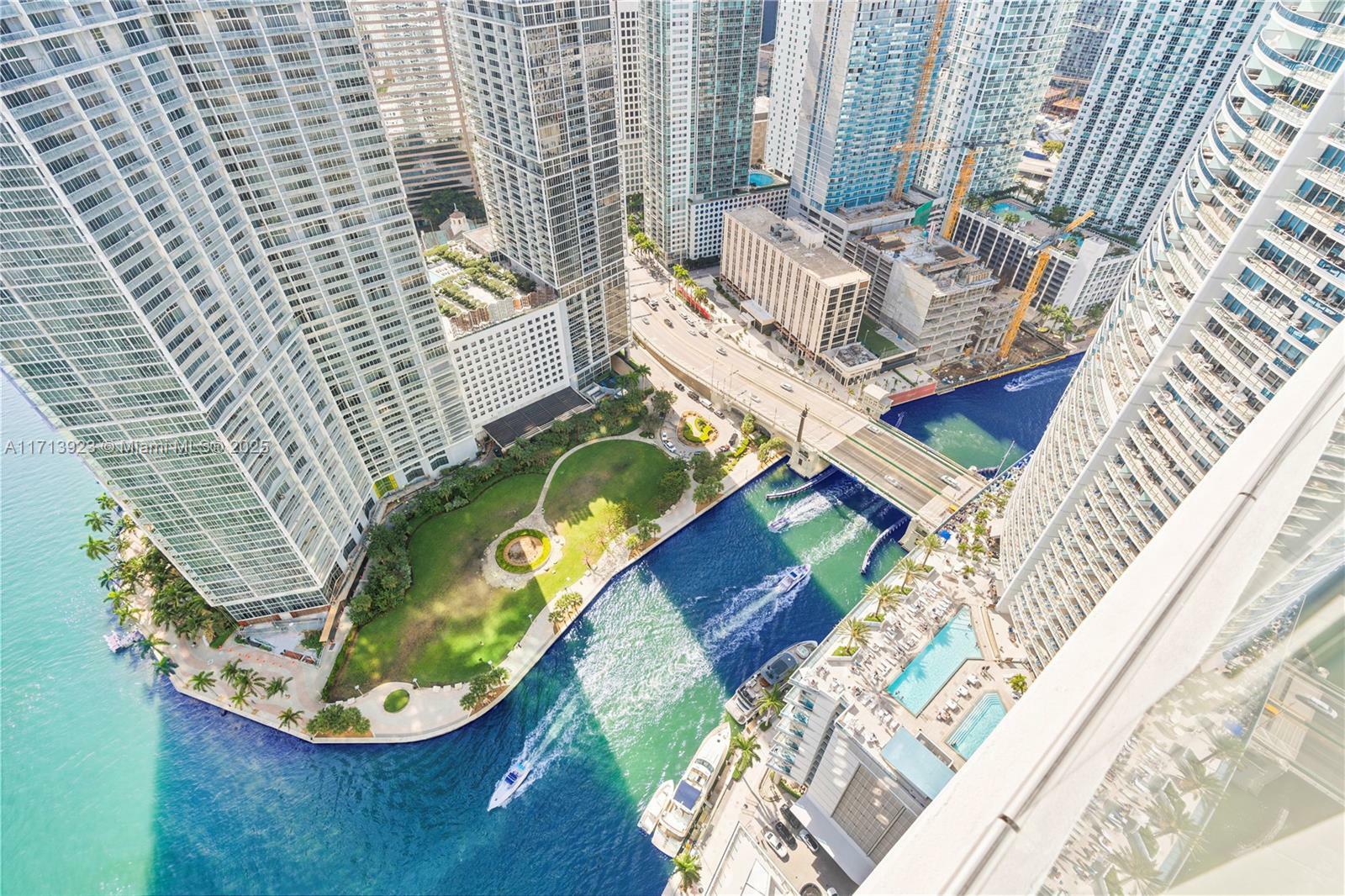 Property Photo:  300 Biscayne Blvd Way 4407  FL 33131 