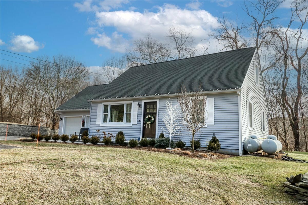 Property Photo:  11 Pleasant View Drive  CT 06777 