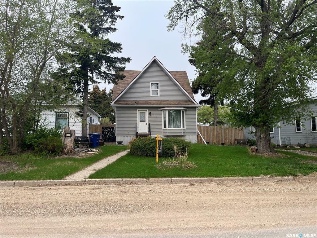 303 3rd Street E  Wynyard SK S0A 4T0 photo