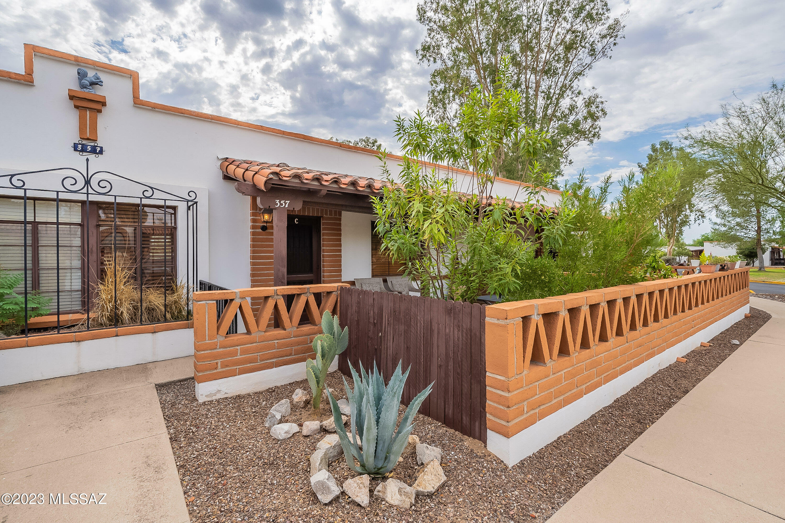 Property Photo:  357 S Paseo Quinta C  AZ 85614 