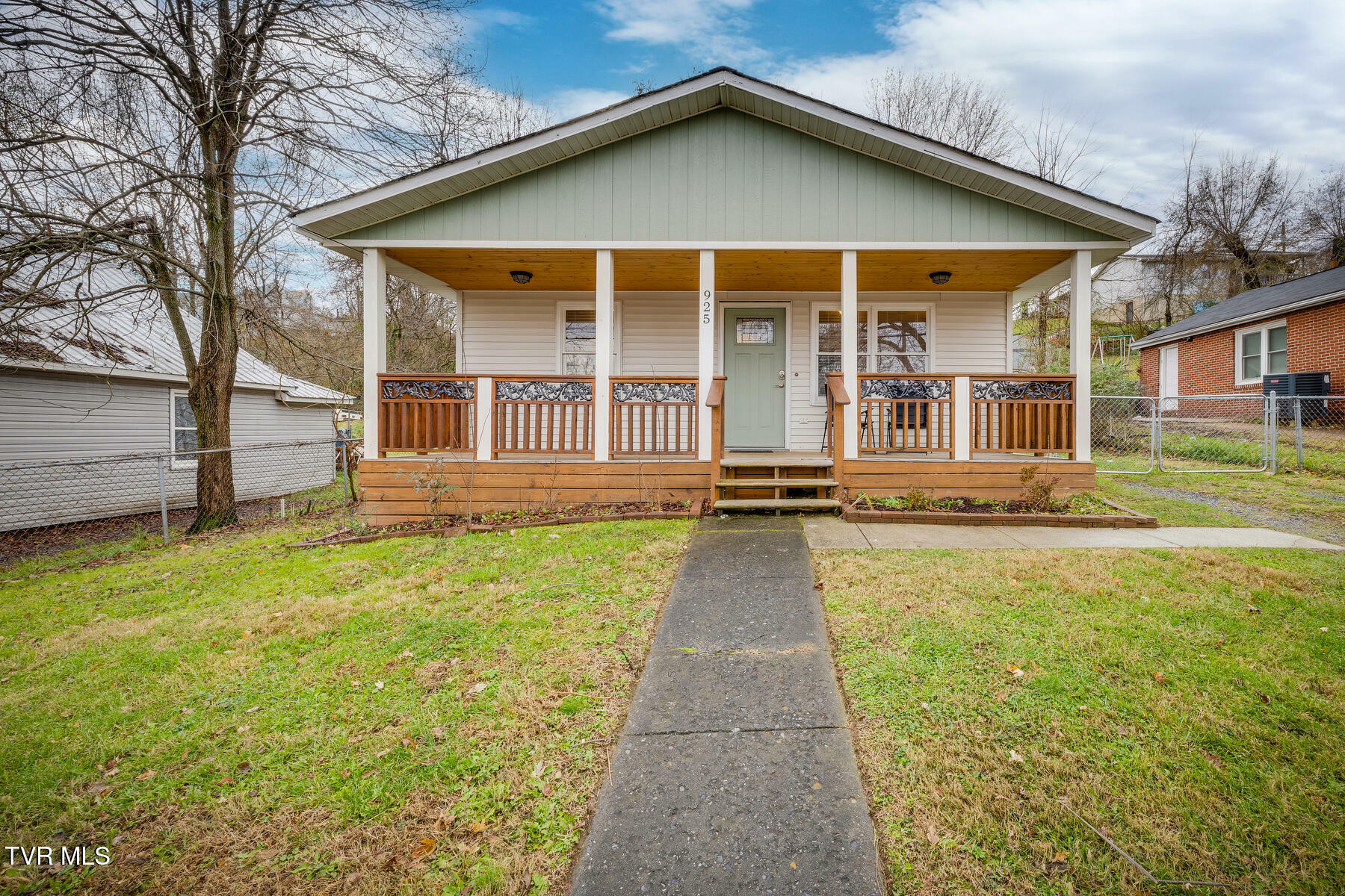 Property Photo:  925 Dorothy Street  TN 37660 