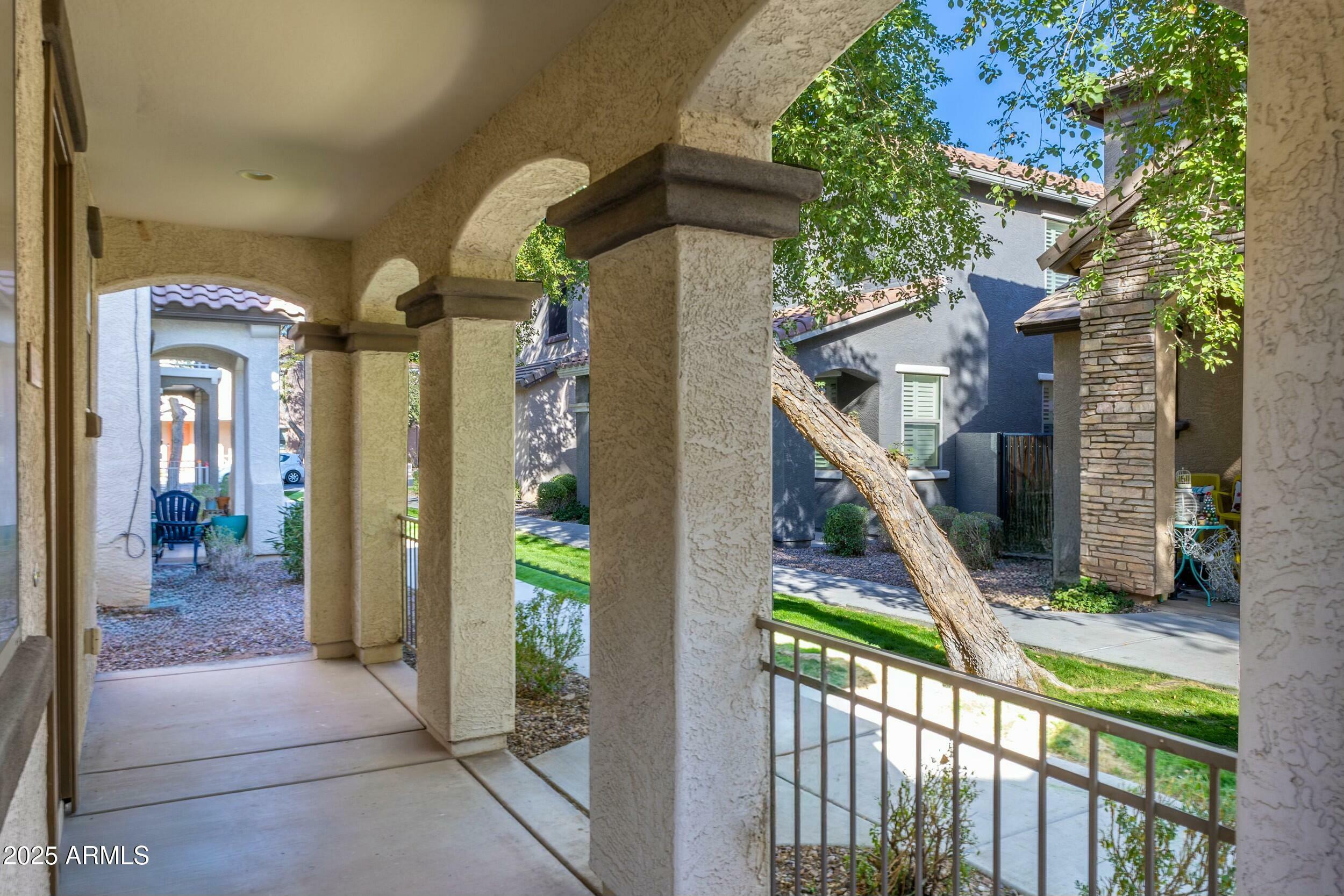 Property Photo: 3865 E Santa Fe Lane AZ 85297