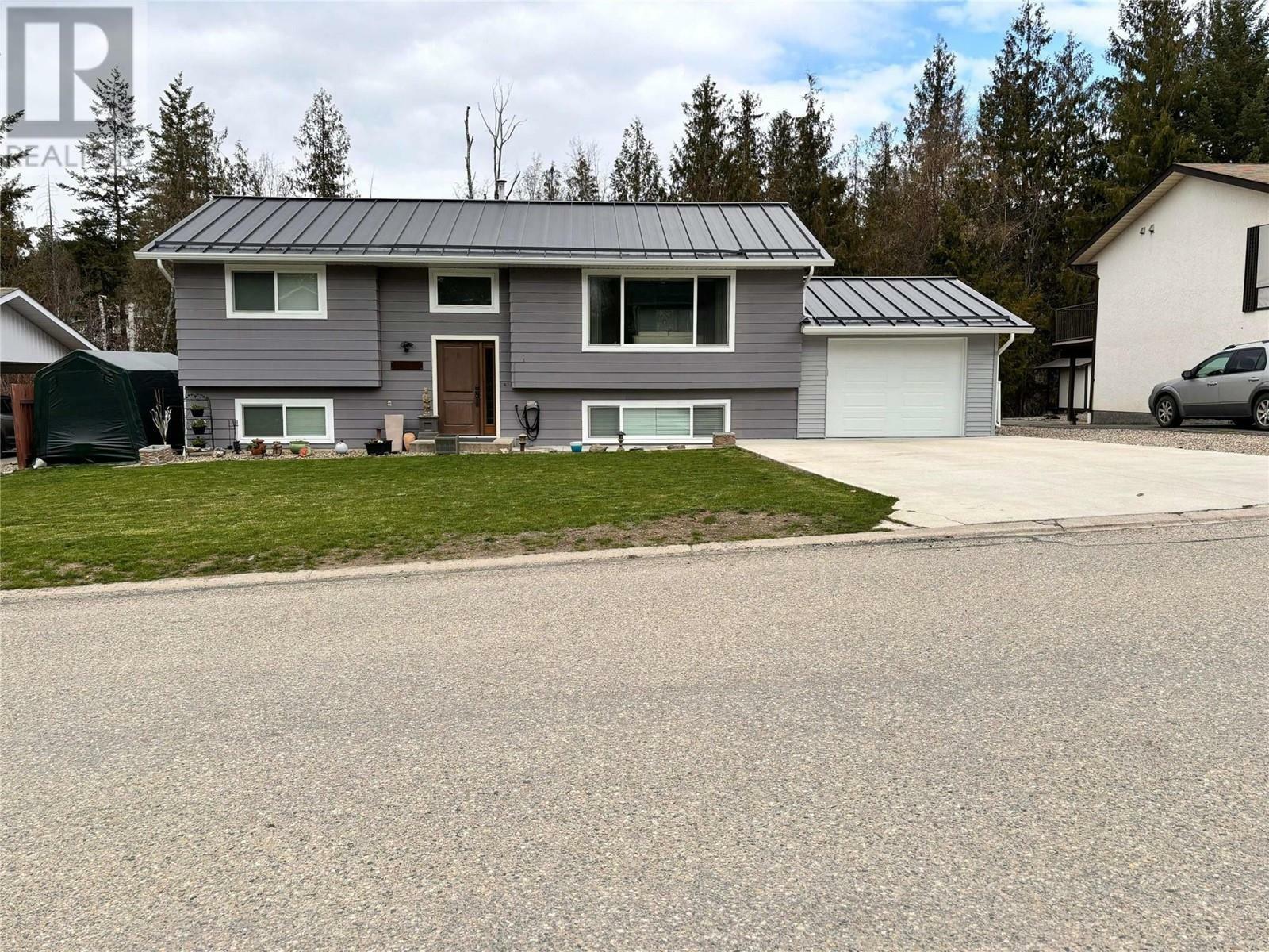 Property Photo:  2131 23 Avenue Northeast  BC V1E 3E7 