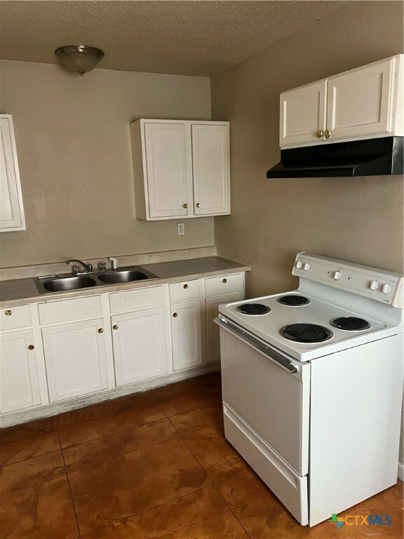 Property Photo: 915 S 15th Street TX 76522