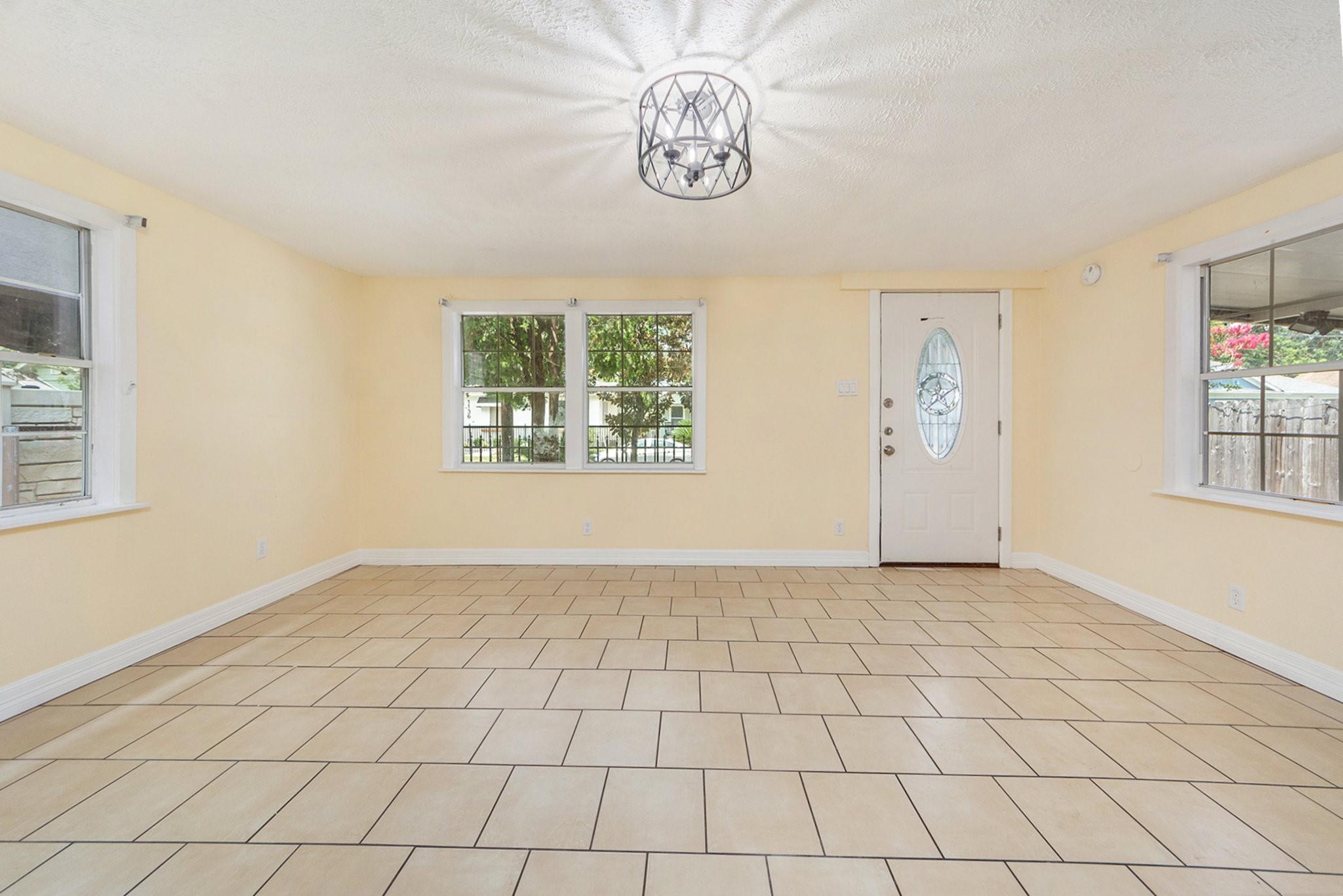 Property Photo: 1131 Louise Street TX 77009