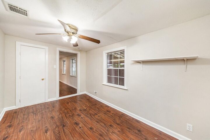 Property Photo:  1131 Louise Street  TX 77009 