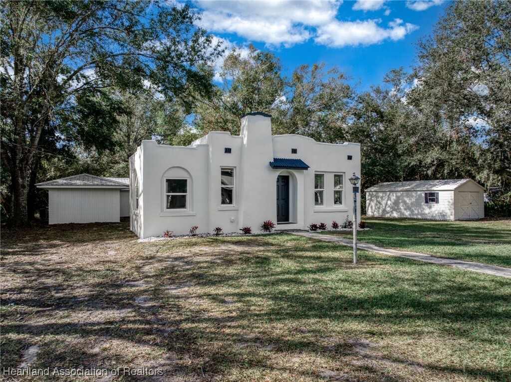 Property Photo:  2417 Gardenview Road  FL 33870 