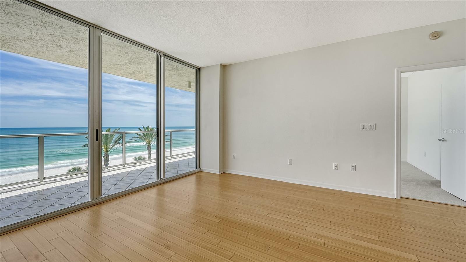 Property Photo:  1800 Benjamin Franklin Drive A405  FL 34236 