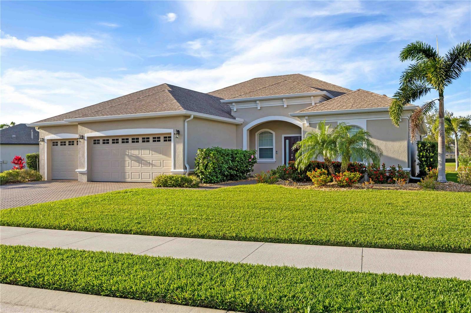Property Photo: 11907 Petunia Terrace FL 34212