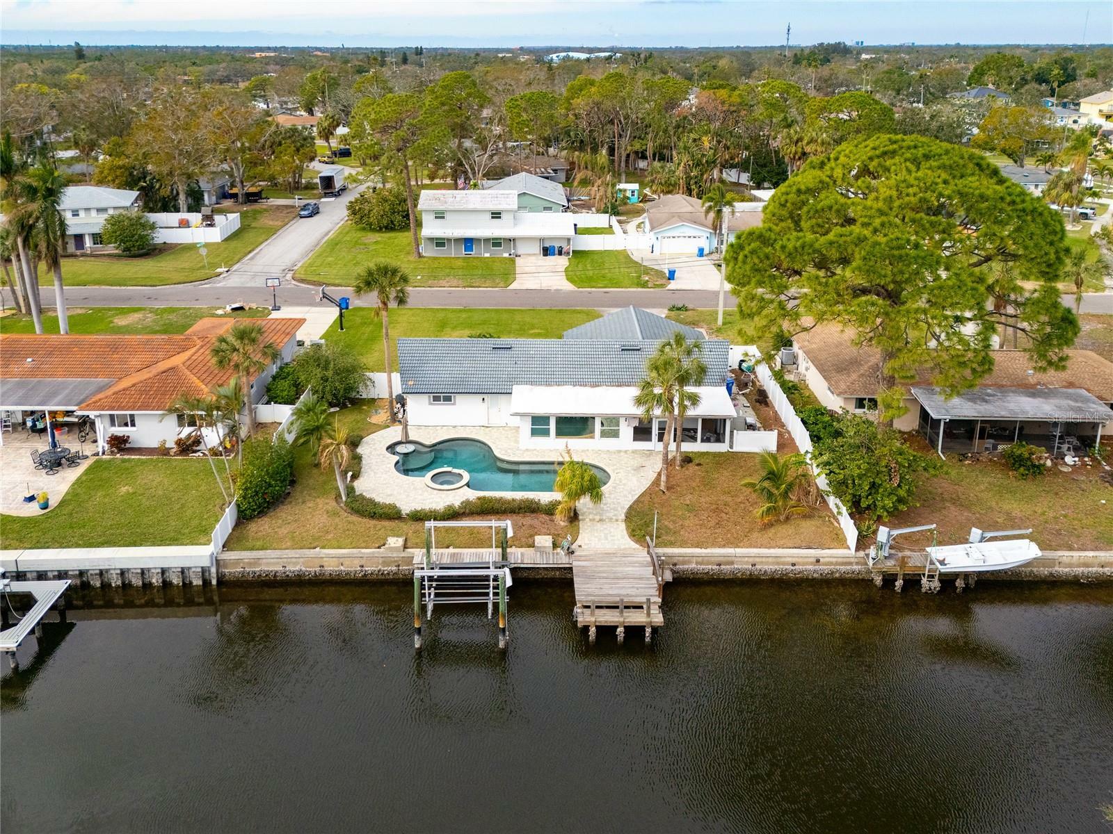 Property Photo: 5321 Dover Street NE FL 33703