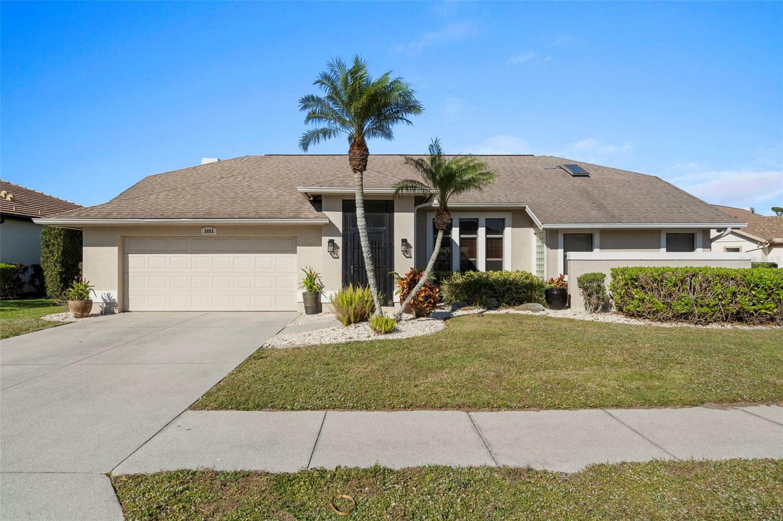 Property Photo:  5003 Southern Pine Circle  FL 34293 