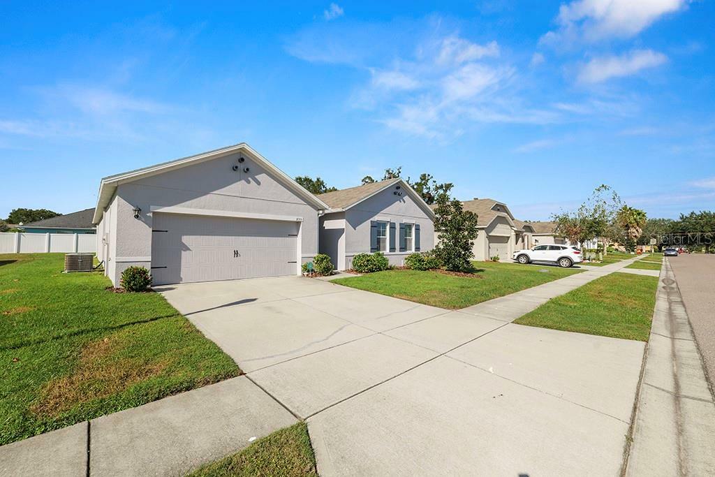 Property Photo:  1655 Laurel Oaks Drive  FL 33830 