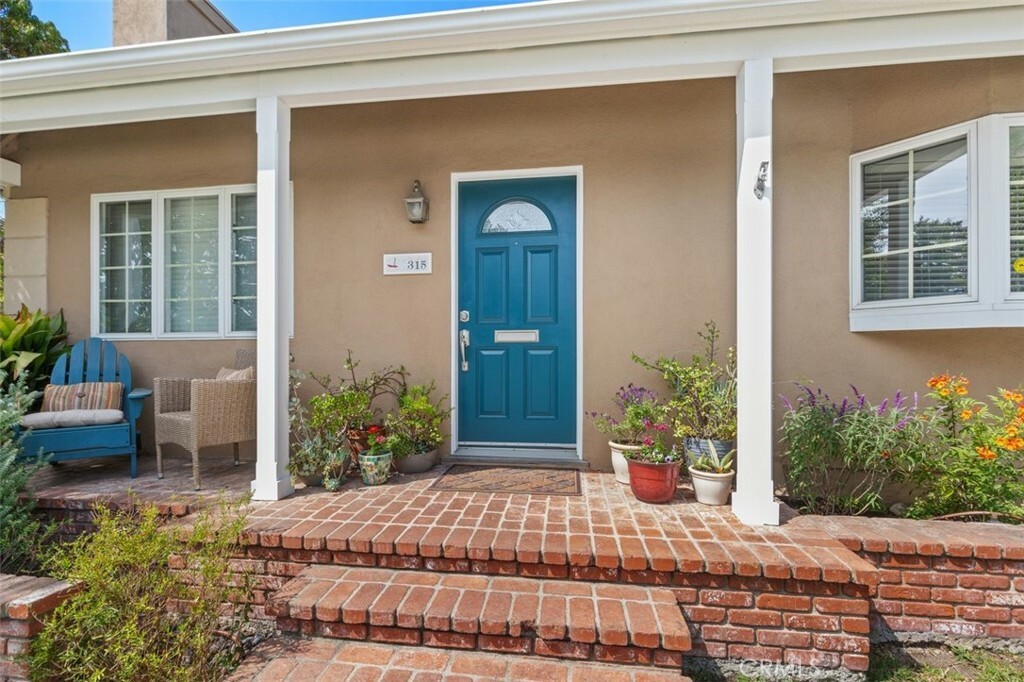 Property Photo:  315 Lakeview Avenue  CA 90803 