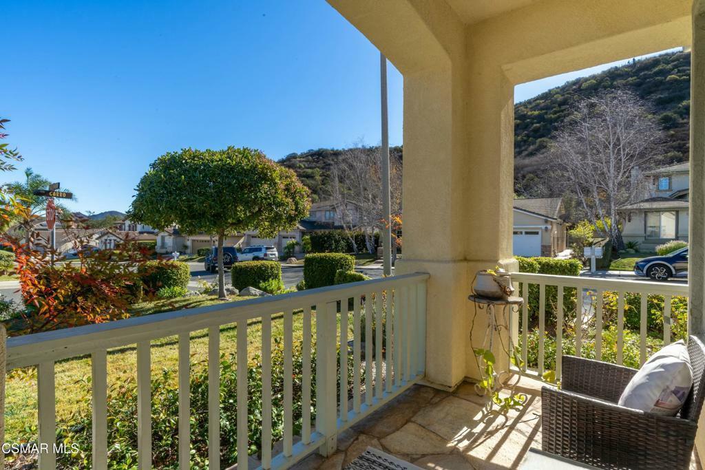 Property Photo:  693 Via Carro  CA 91320 
