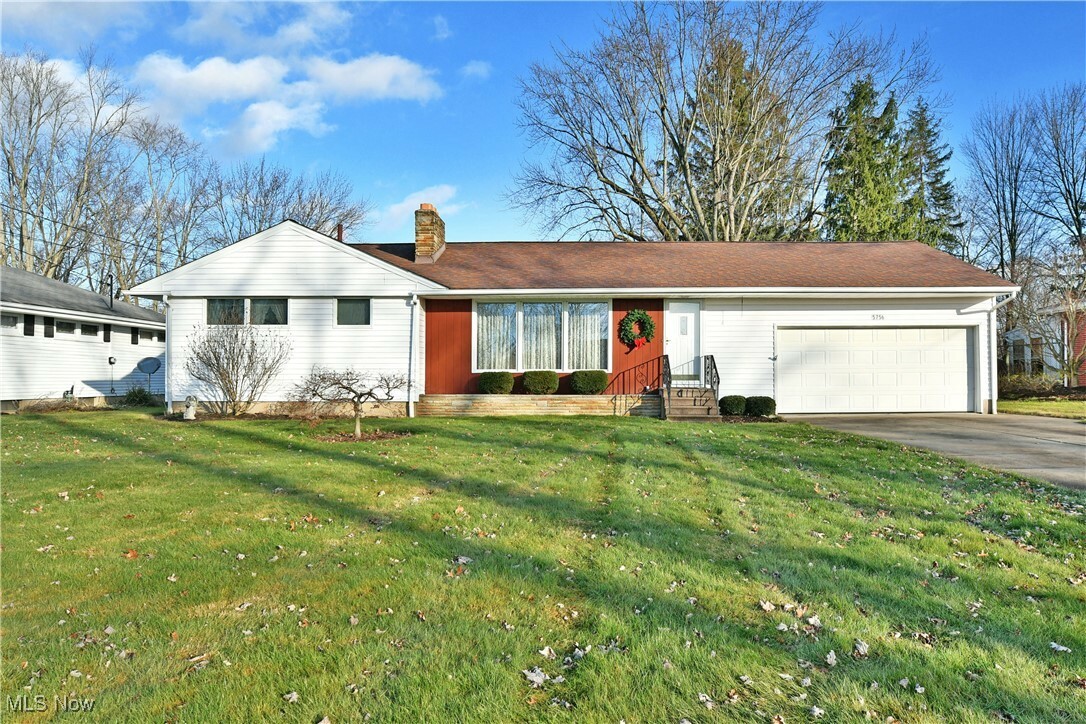 Property Photo:  5756 Sarah Avenue NW  OH 44483 