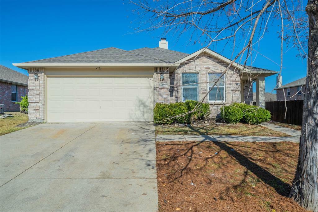 Property Photo:  806 Bayview Drive  TX 75098 