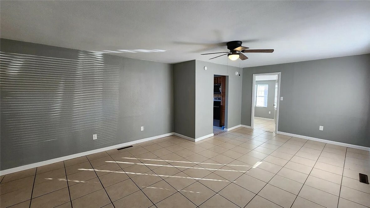 Property Photo:  1300 Shaw Avenue  AR 72764 