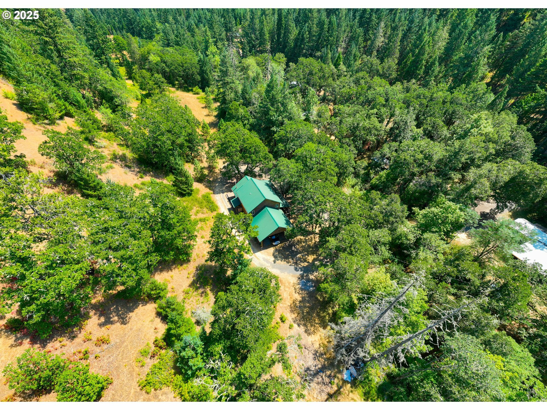 Property Photo: 1470 E Willis Creek Rd OR 97496