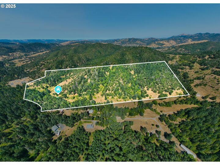 Property Photo:  1470 E Willis Creek Rd  OR 97496