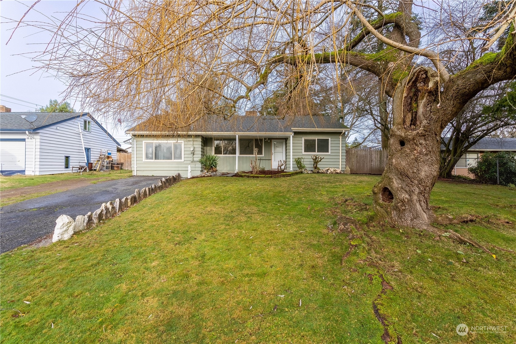 2910 S 256th Street  Kent WA 98032 photo