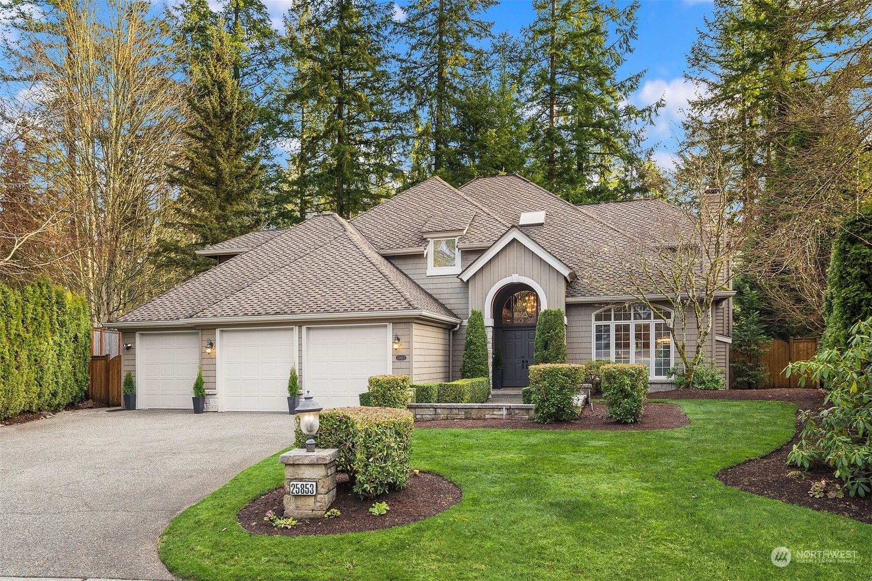 Property Photo:  25853 SE 22nd Place  WA 98075 