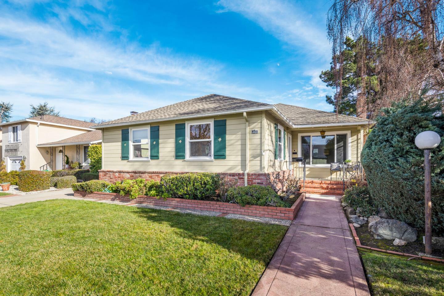 918 Fleetwood Drive  San Mateo CA 94402 photo