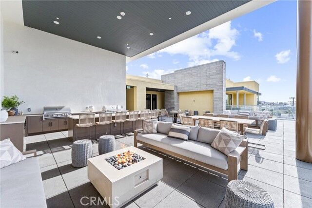Property Photo: 414 Main Street 205 CA 92648