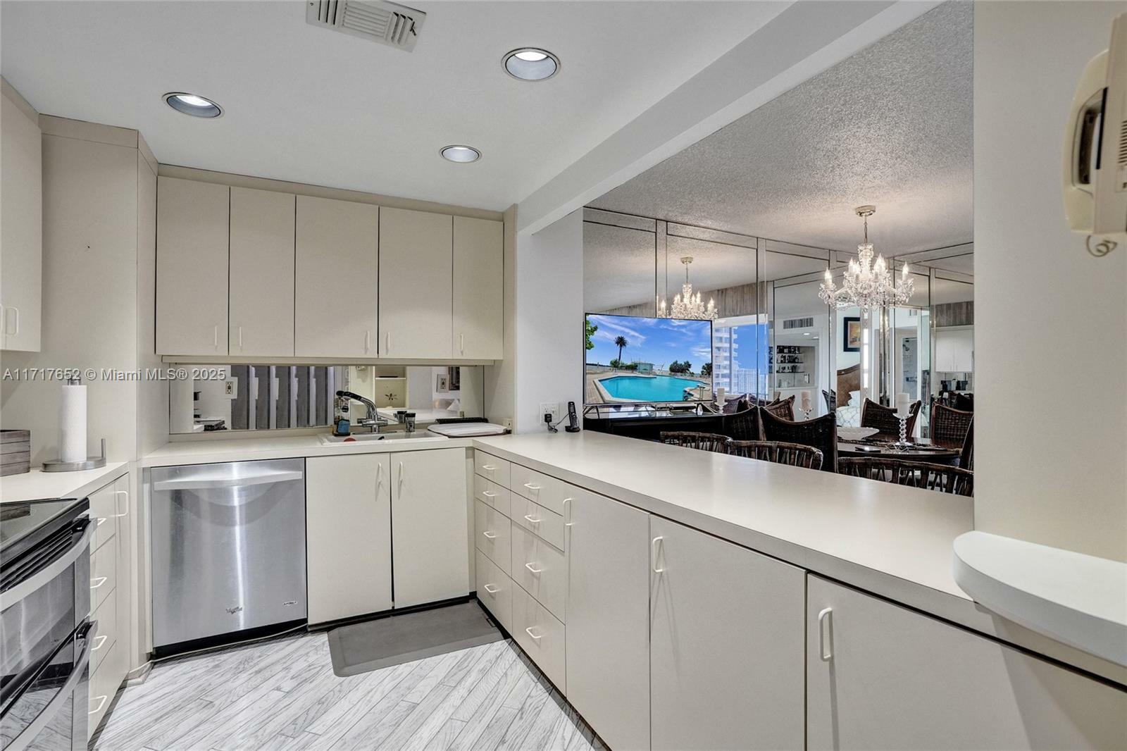 Property Photo:  11111 Biscayne Blvd 19F  FL 33181 