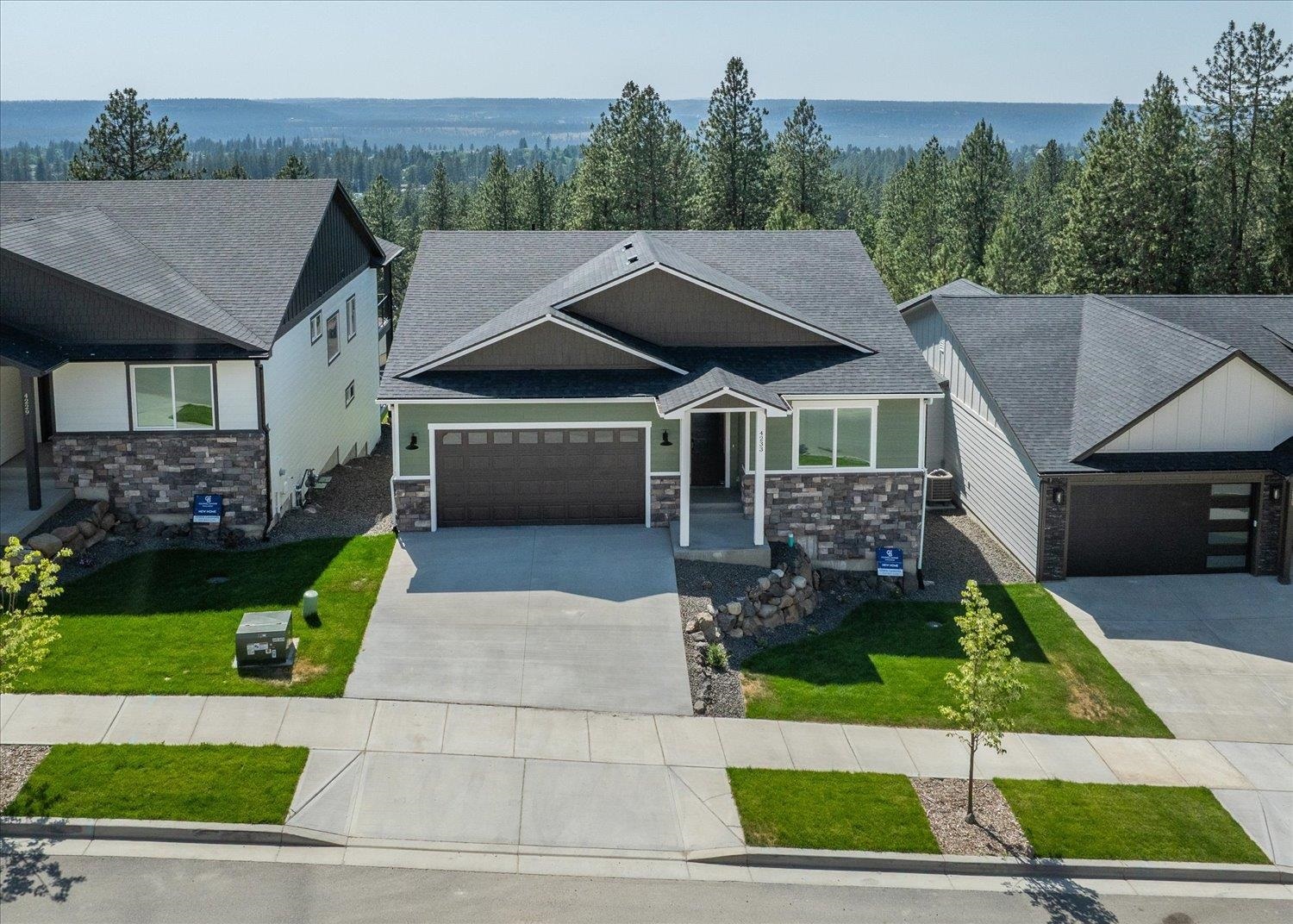 Property Photo: 4233 W Tolliver Ct WA 99208