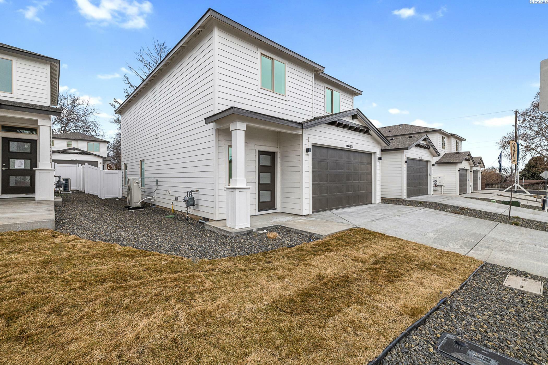 Property Photo:  1030 S Underwood Pl  WA 99337 