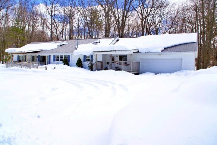 Property Photo: 1433 E Heart Lake Drive MI 49735