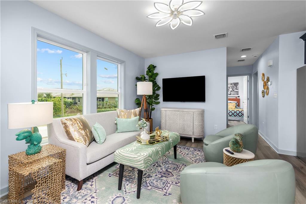 Property Photo:  13611 Catbird Dr  FL 33908 