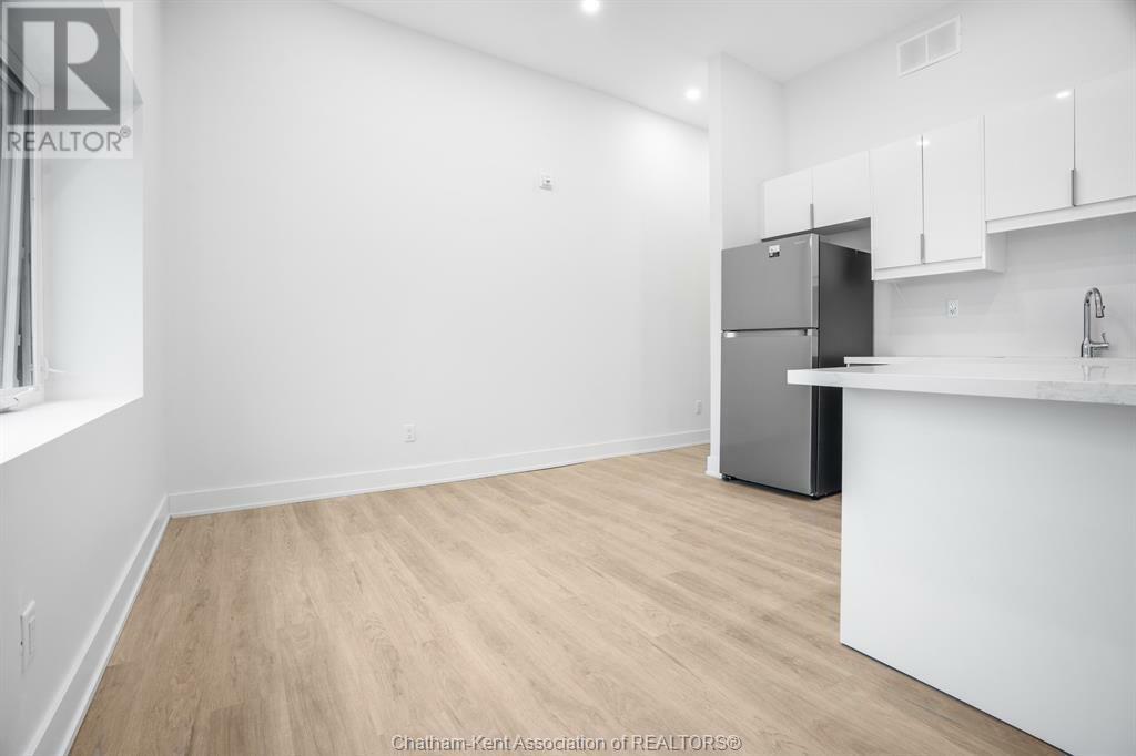 Property Photo:  151-157 King Street 5  ON N7M 1E4 