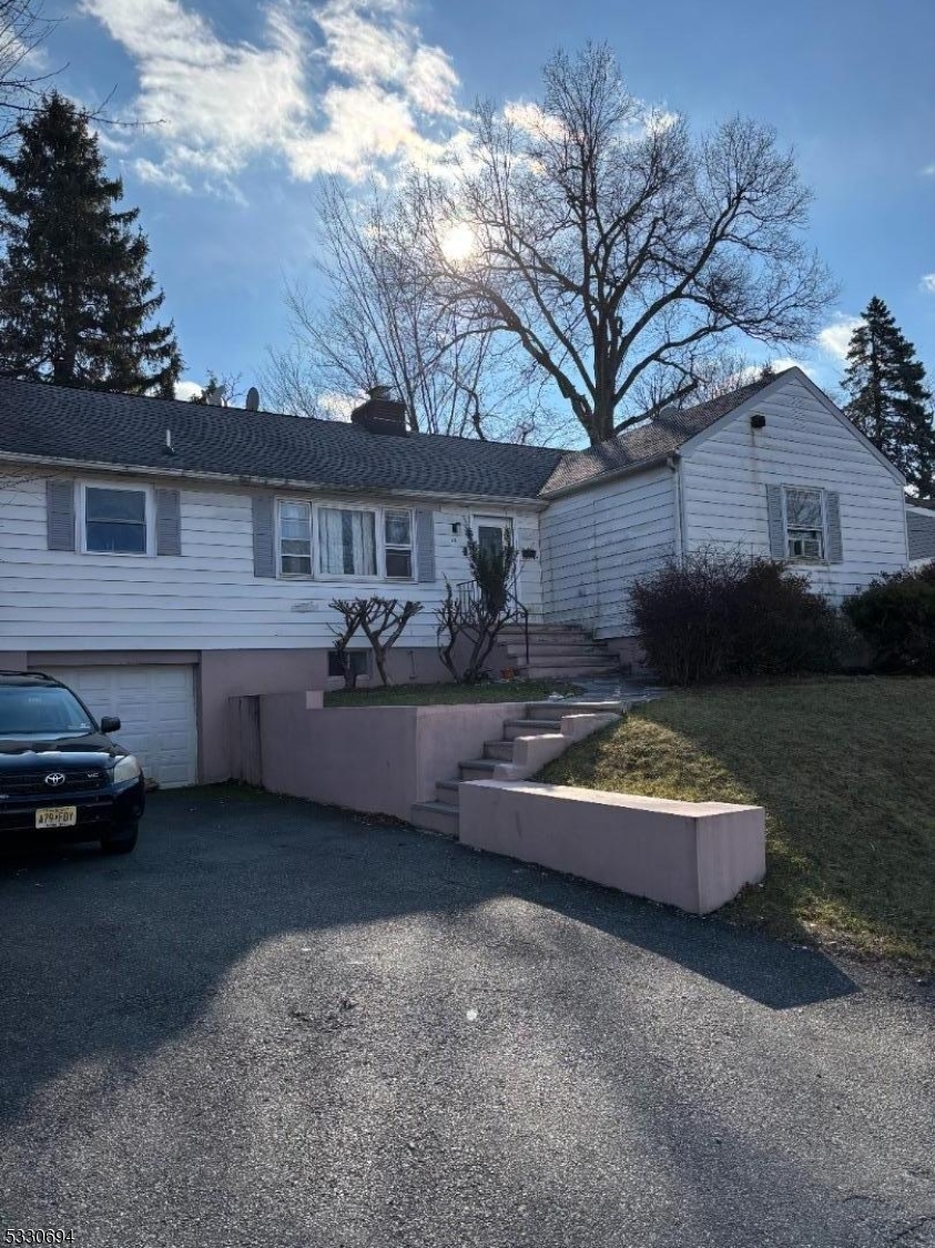 Property Photo:  34 Fitzrandolph Rd  NJ 07052 