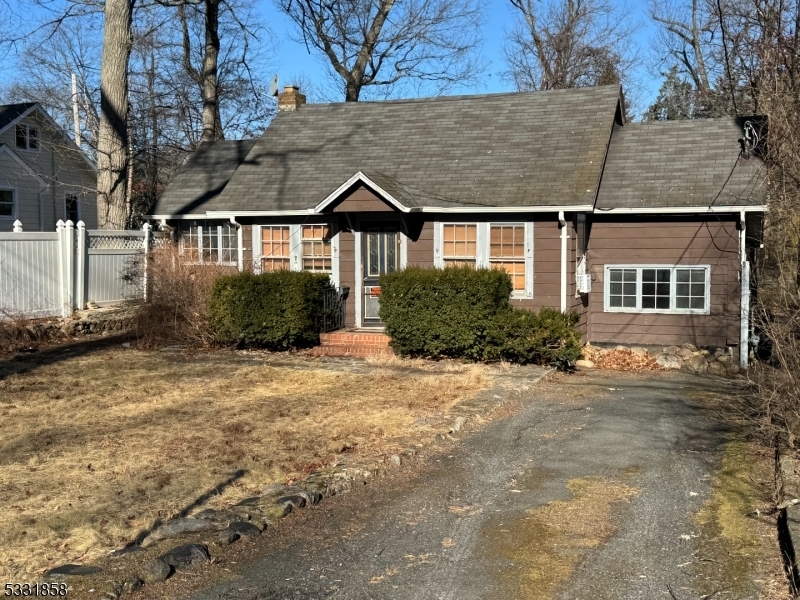 Property Photo:  9 Glenwood Rd  NJ 07834 